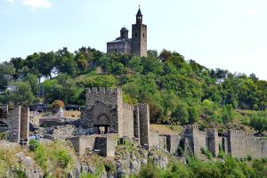 Borovets to Veliko Tarnovo, Tsarevets fortress and Arbanasi